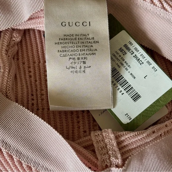 NWT~GUCCI~ display picture 2